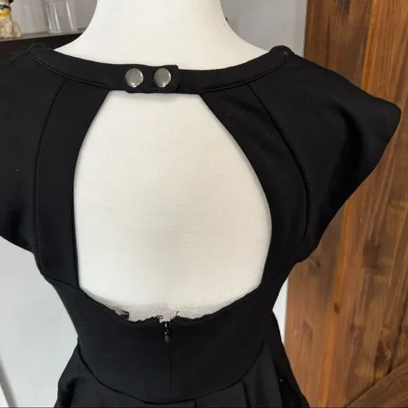 Forever 21 Peplum Top - Picture 7 of 8